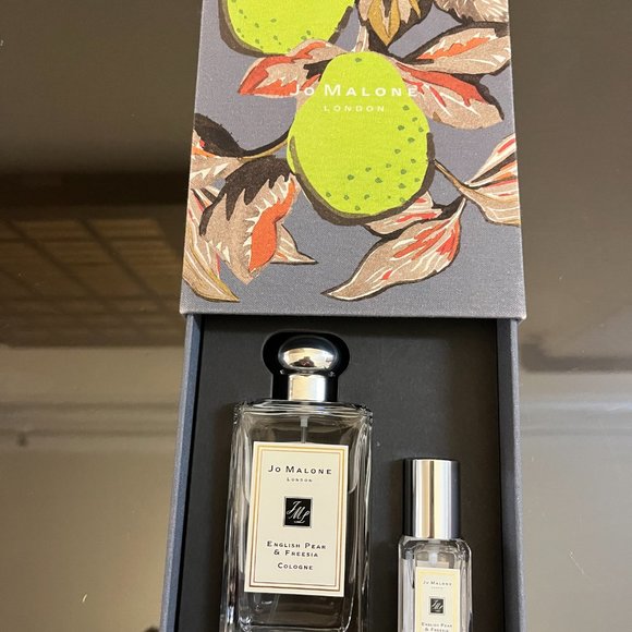 Jo Malone English Pear & Freesia Cologne Duo Coffret: Cologne Spray 100ml/3.4oz - Picture 3 of 8